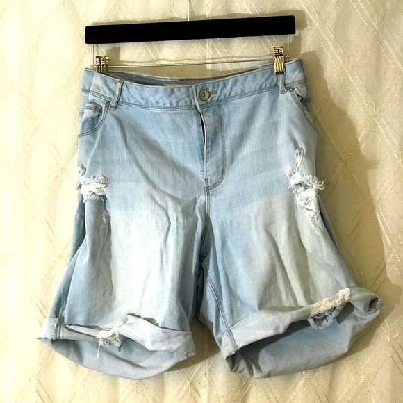 Est. 1946 Pants - Light Blue Jean Shorts